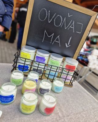 Na trhoch si všetky naše sviečky môžete vždy ovoňať #sojovesviecky #soycandles #handmadeslovakia #rucnavyroba